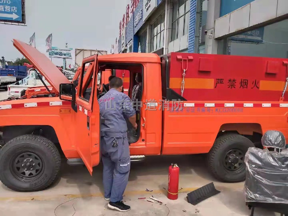 矿山车辆发动机舱自动灭火装置的安装