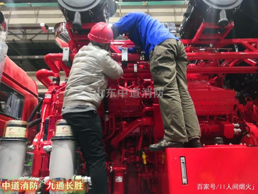 煤矿车辆发动机舱水基自动灭火装置的工作原理